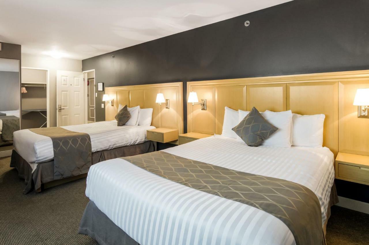 Red Lion Inn & Suites Abbotsford Bagian luar foto