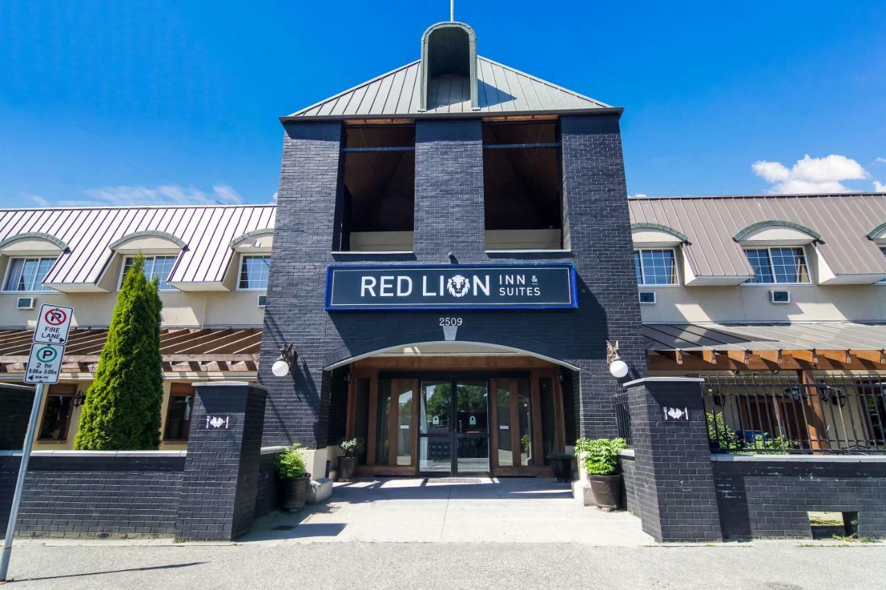 Red Lion Inn & Suites Abbotsford Bagian luar foto