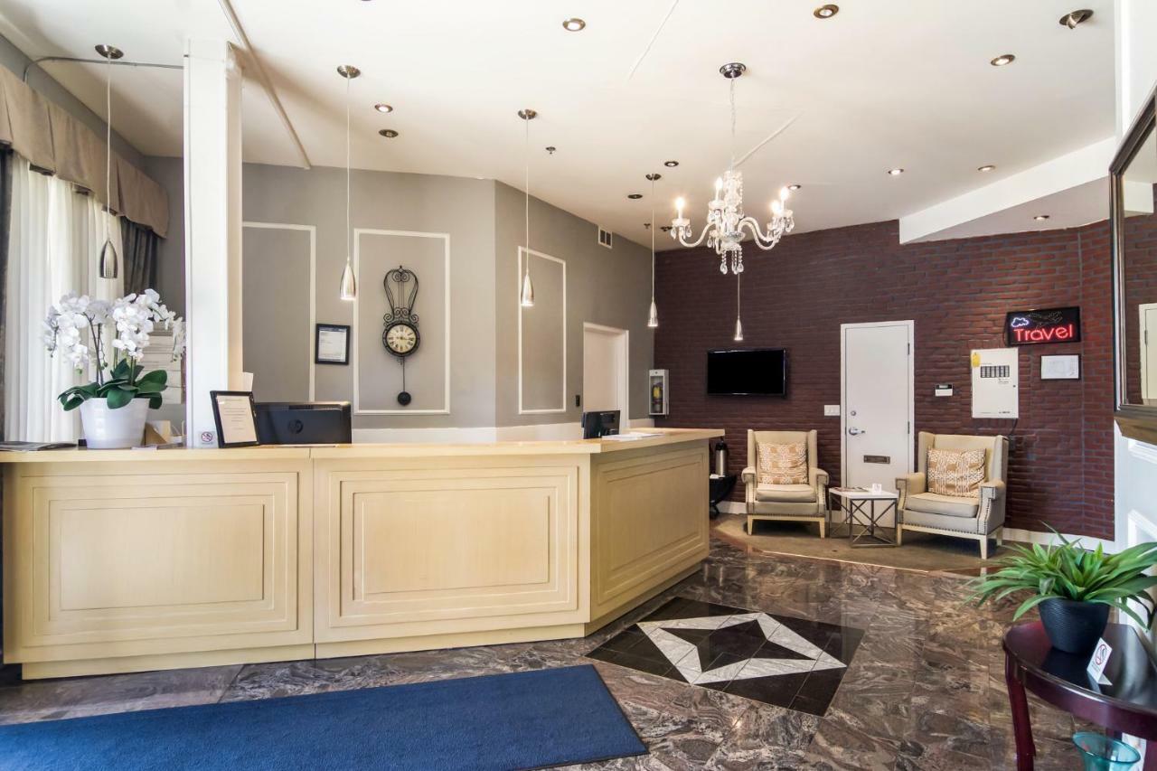 Red Lion Inn & Suites Abbotsford Bagian luar foto